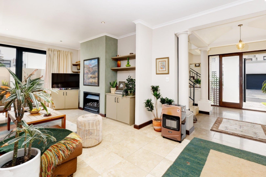 3 Bedroom Property for Sale in Plattekloof Western Cape
